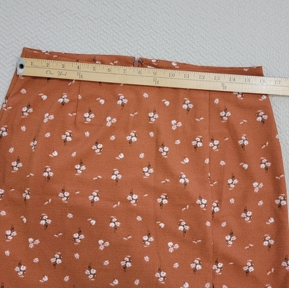 Aeropostale Floral Print skirt side front slit Size Large - Picture 7 of 13